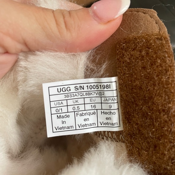 Ugg infant boots.. brand new infant size - Picture 5 of 5